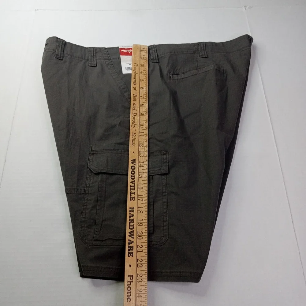 Wrangler Authentics Men's Classic Cargo Stretch Shorts Size 44 Green Ripstop